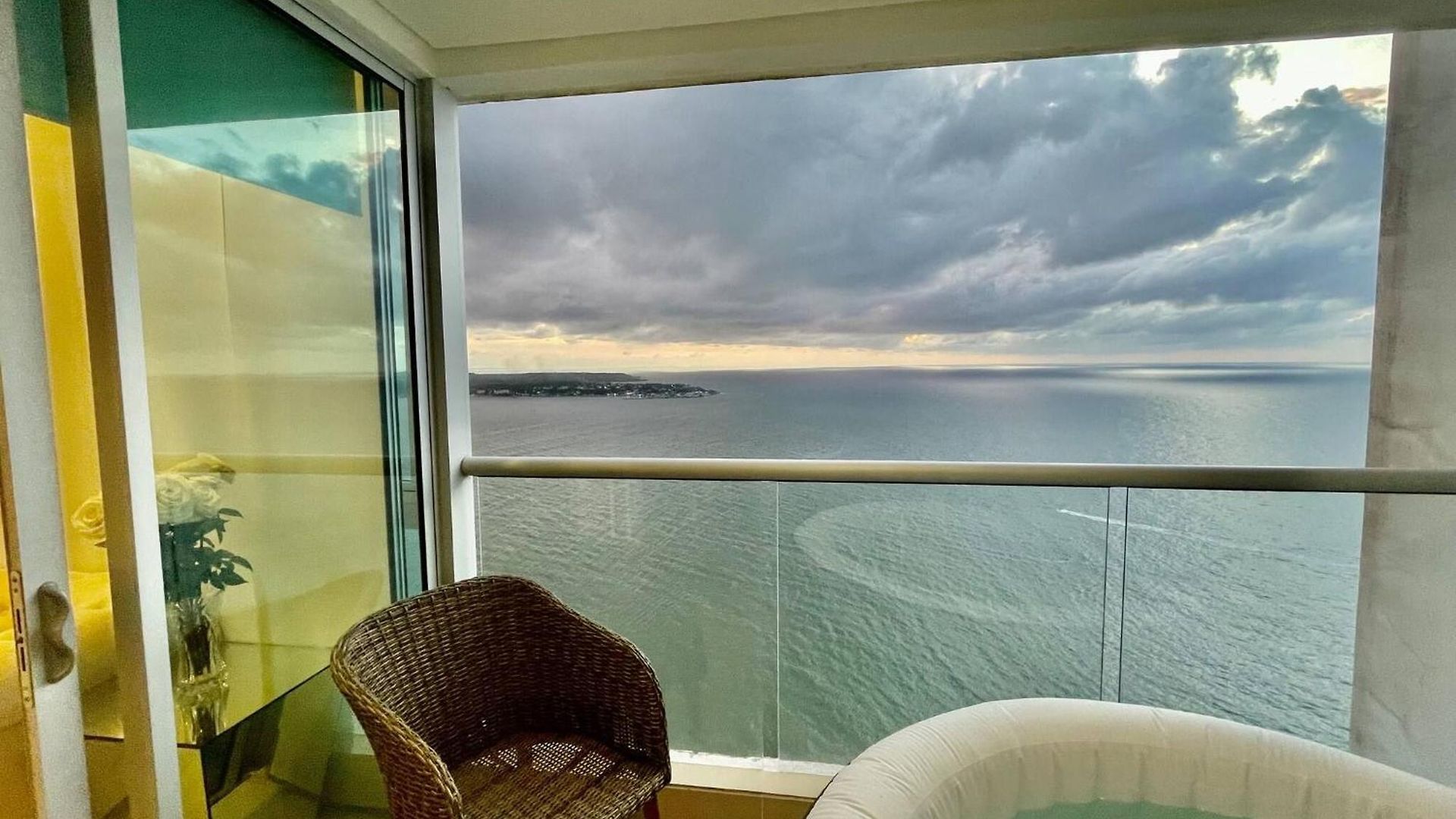 1 Bedroom Sunset Luxury Private Jacuzzi Apartamento