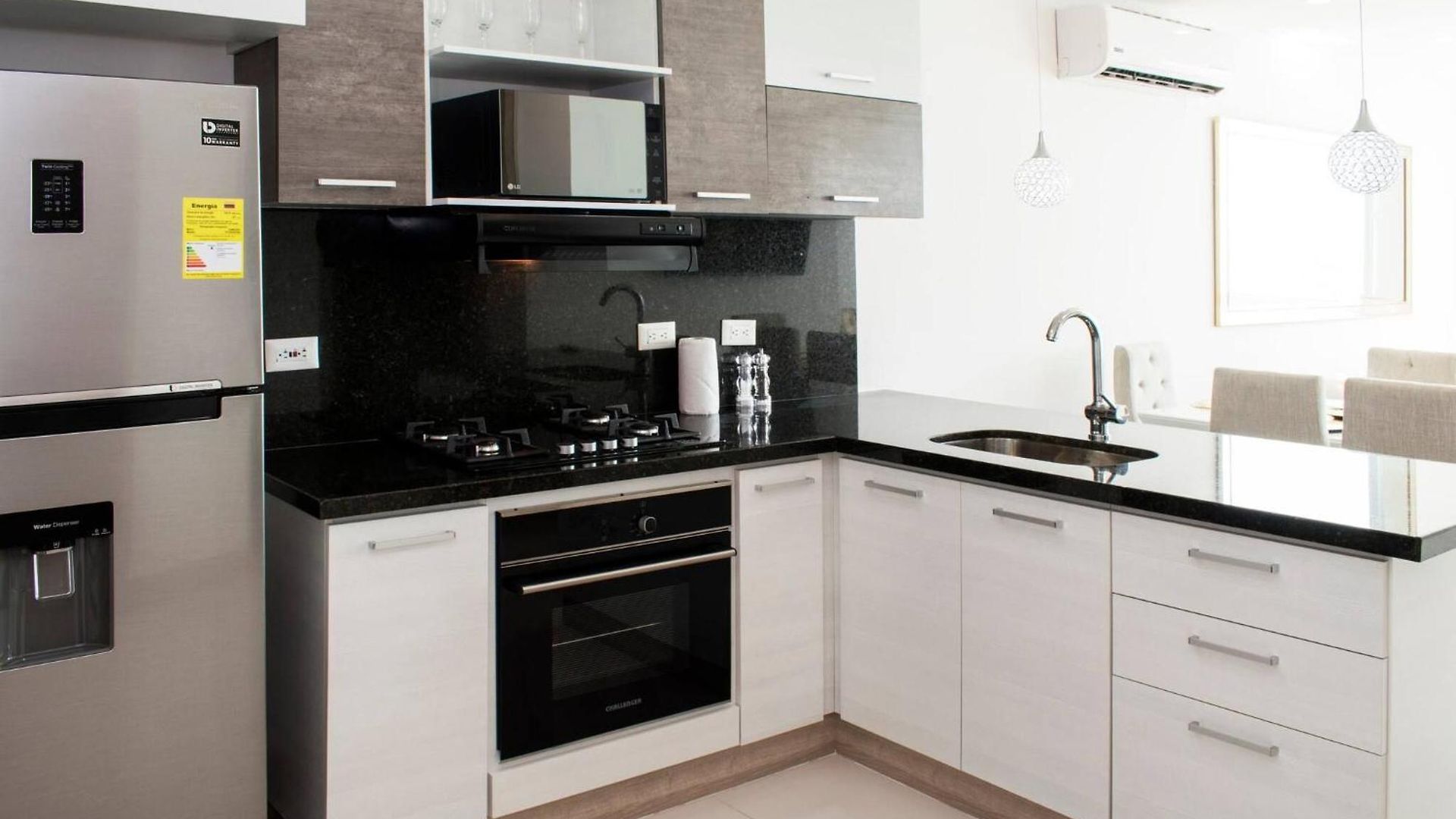 1 Bedroom Sunset Luxury Private Jacuzzi *