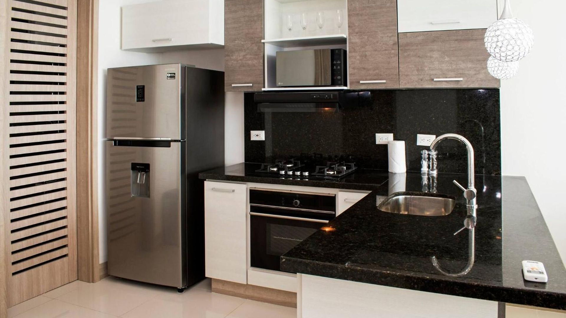 1 Bedroom Sunset Luxury Private Jacuzzi *